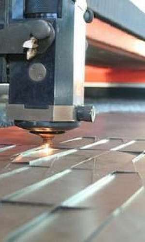 Corte a laser em chapa de metal Corte a laser em chapa de metal