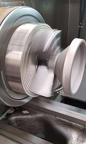 Empresas de usinagem torno CNC Empresas de usinagem torno CNC